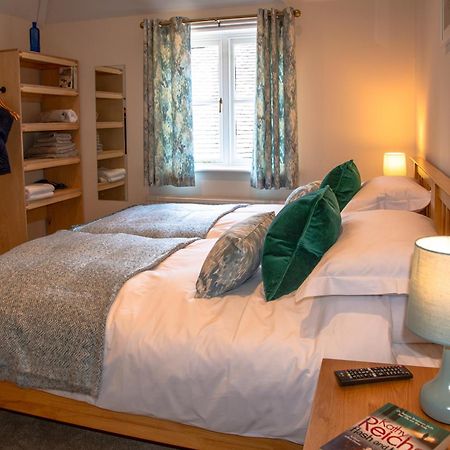 The Blue Bell Hotel Midhurst Room photo
