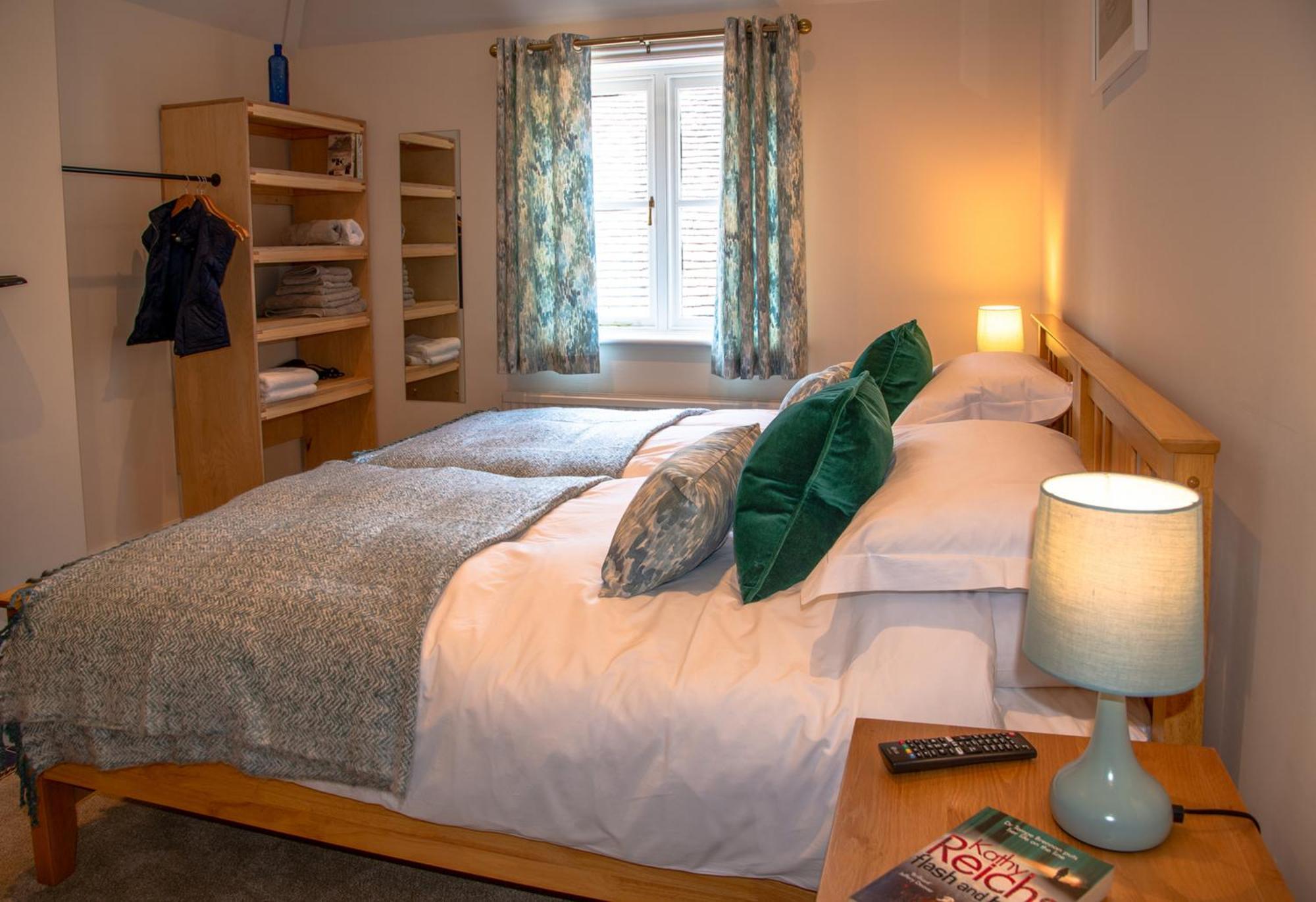 The Blue Bell Hotel Midhurst Room photo